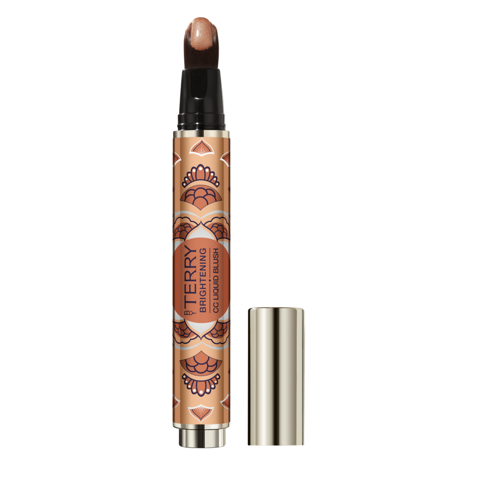 Sculpt & Glow: il trend make up che ridefinisce il viso con leggerezza 5 Sculpt & Glow: il trend make up che ridefinisce il viso con leggerezza