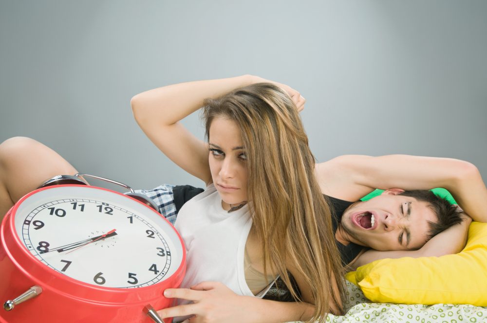 D'estate si dorme meno e peggio: come cambia il ritmo del sonno con il caldo