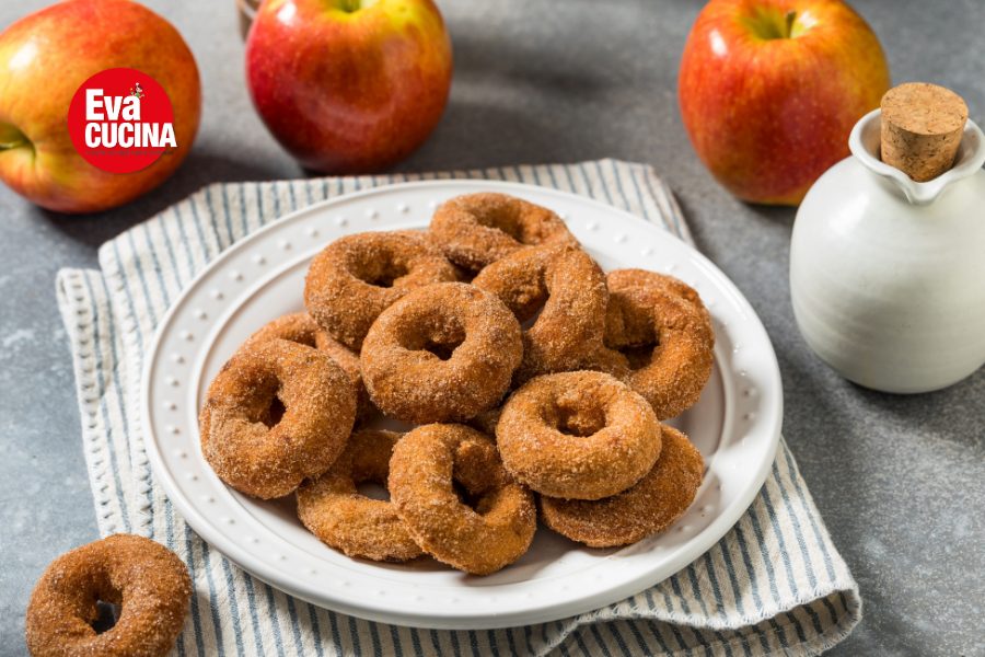 Ciambelline soffici alle mele e cannella Ciambelline soffici alle mele e cannella