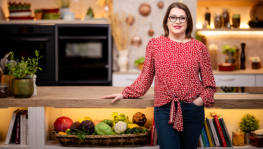 Sonia Peronaci: «Ecco i consigli per una estate bella e gustosa!» 1 "In cucina con Sonia" va in onda ogni sabato alle 11:00 ed è disponibile in streaming.