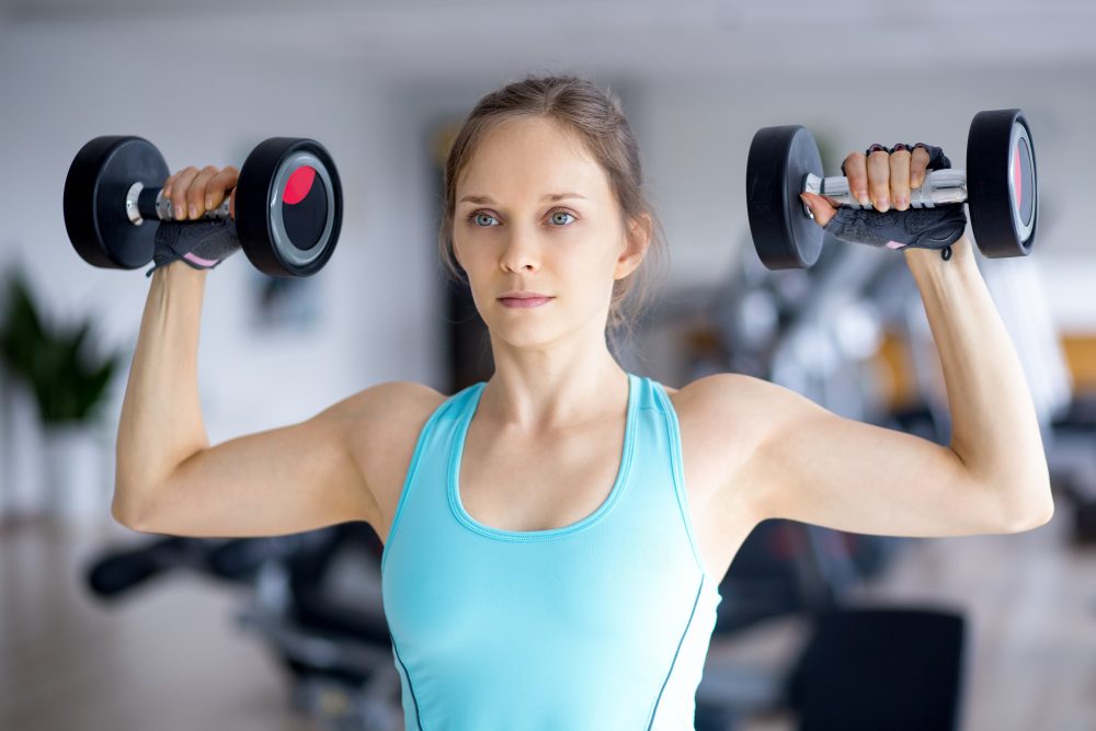 Perché sempre più donne scelgono i pesi invece del tapis roulant o del cardio?