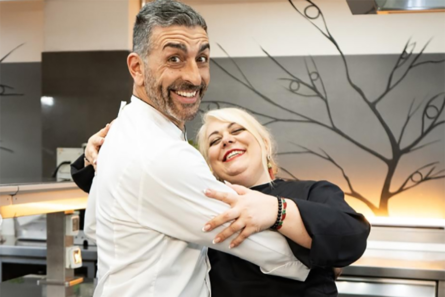 Rossella Erra: «Sulla pista di “Ballando” vorrei… Can Yaman!» 3 Rossella Erra (52) è legata da un'amicizia profonda a Simone Di Pasquale (48).