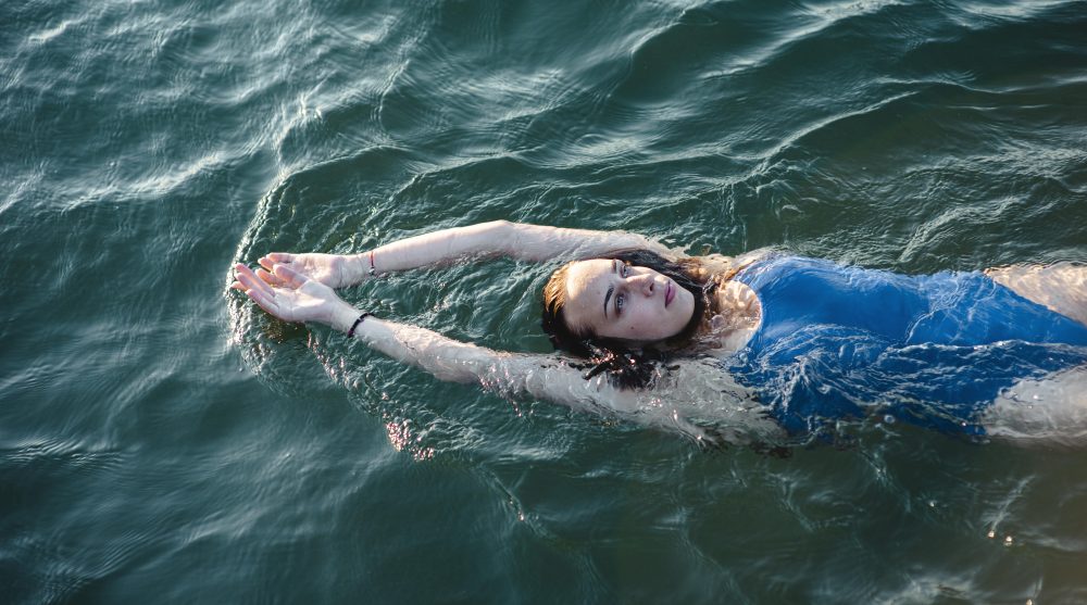 Nuotare in mare aperto: così l’acqua salata diventa terapia Nuotare in mare aperto: così l'acqua salata diventa terapia