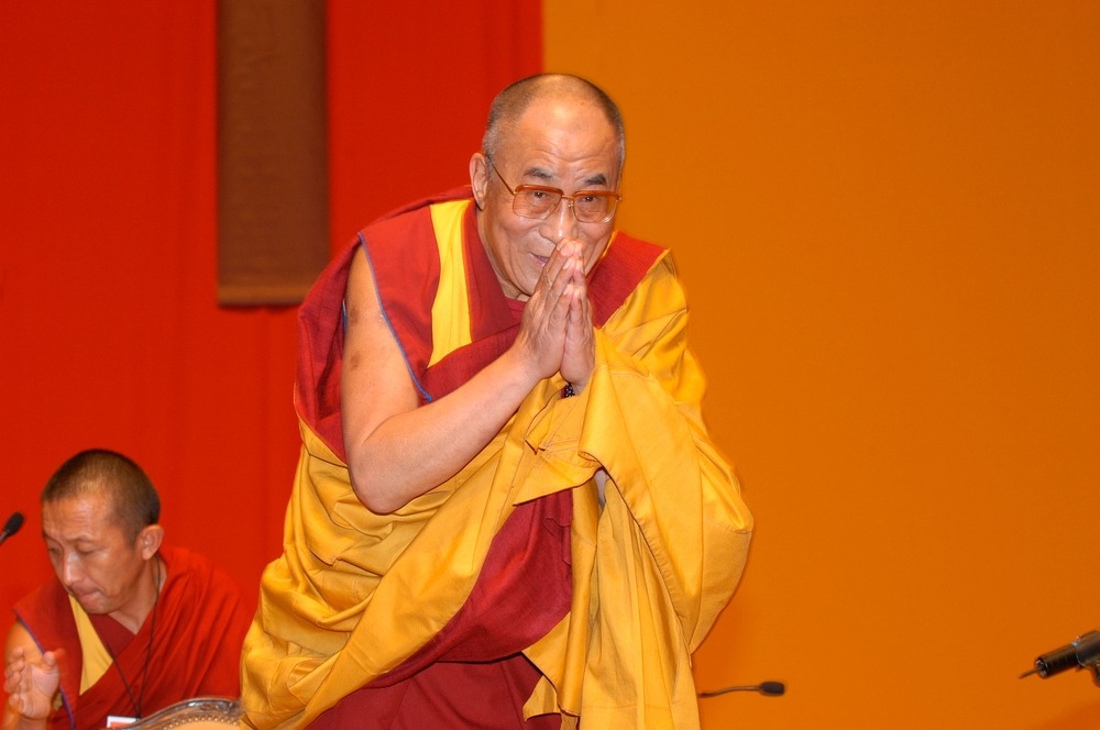 Oggi il Dalai Lama compie 91 anni e le sue lezioni di felicità non tramontano mai