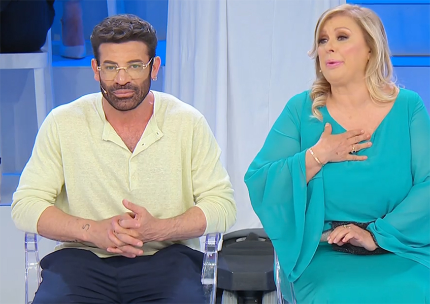 Sebastiano Mignosa: «Ho (quasi) fatto un errore imperdonabile» 4 Gianni Sperti (53) e Tina Cipollari (60).