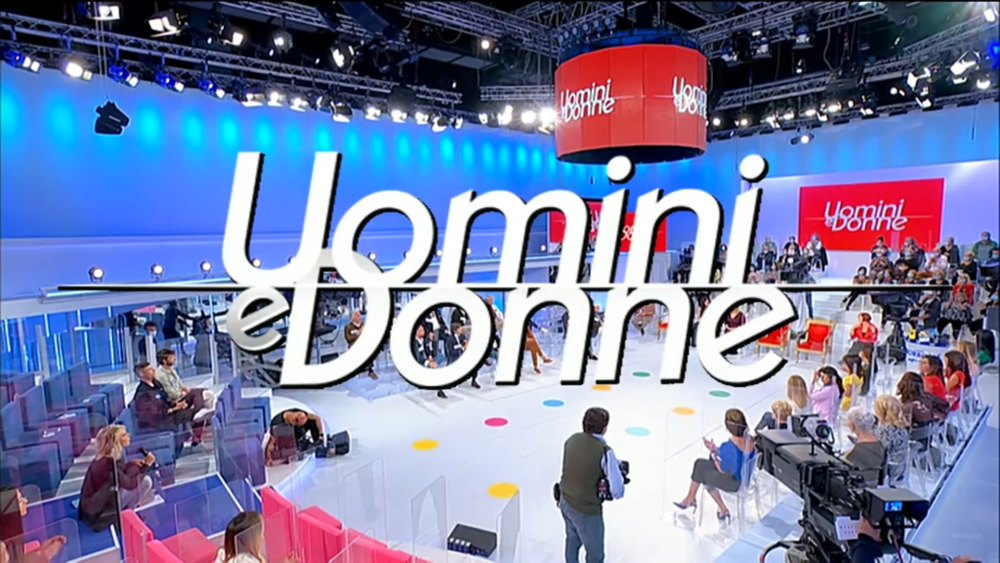 "Uomini e Donne" torna col botto: chi c’è sul trono e una nuova opinionista in studio! 3 "Uomini e Donne" torna col botto: chi c’è sul trono e una nuova opinionista in studio!