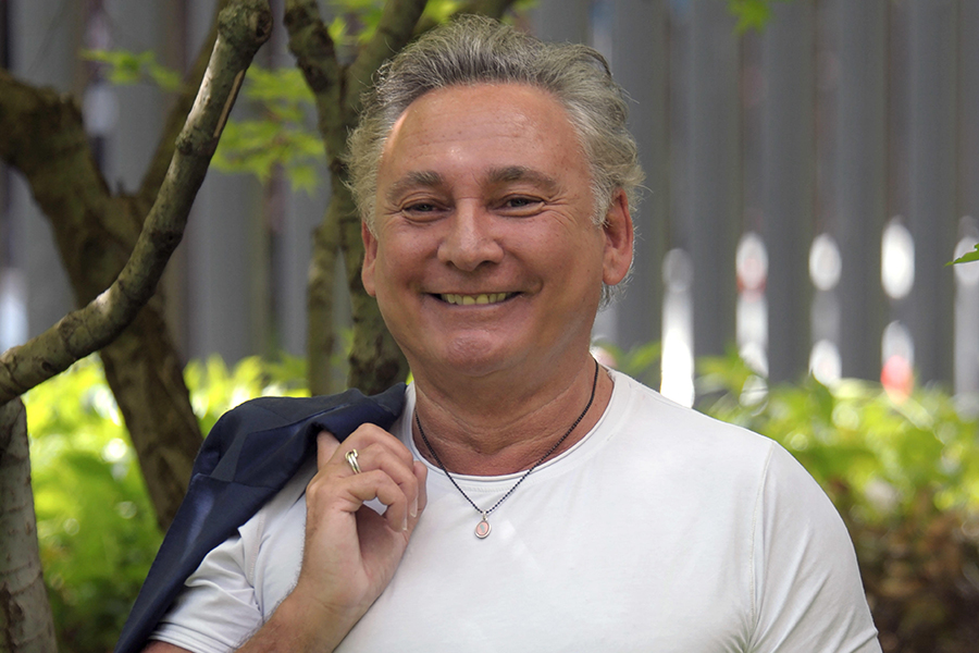 Francesco Paolantoni: «Il mio segreto per far ridere? Divertirmi io per primo!»