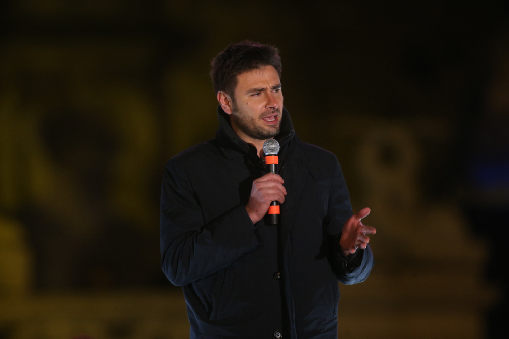 Alessandro Di Battista ricoverato a Cuba, è in gravi condizioni