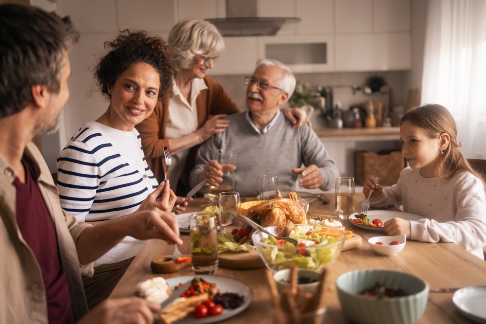 Convivialità a tavola: perché mangiare insieme allunga la vita 2 Convivialità a tavola: perché mangiare insieme allunga la vita