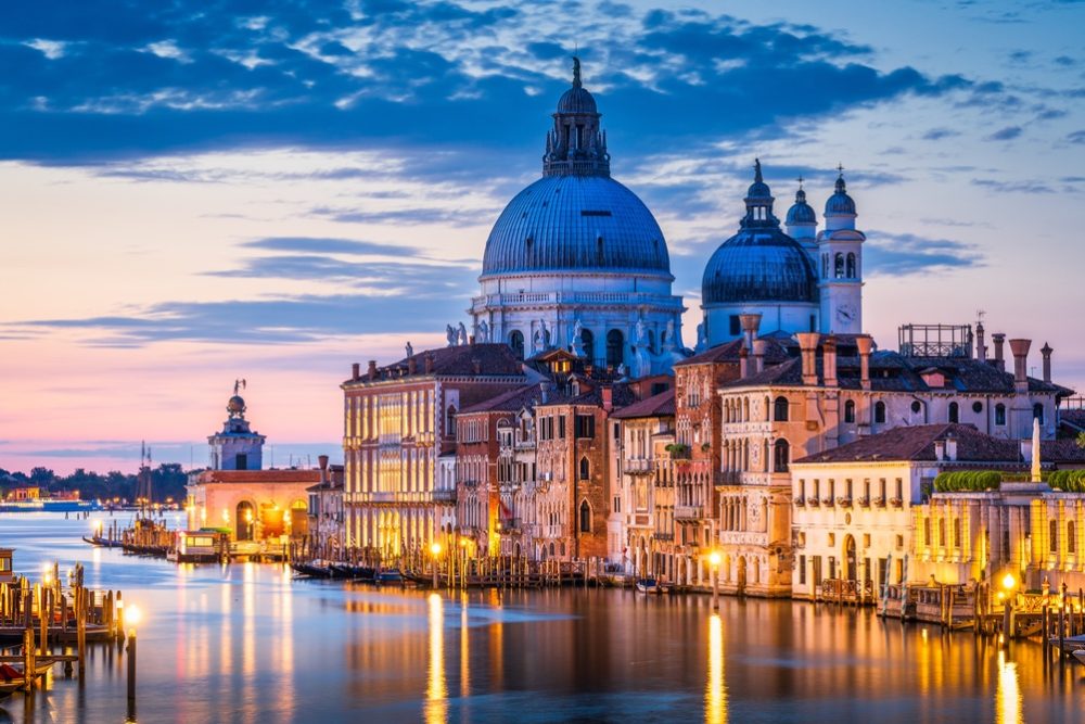 La “Mostra del Cinema di Venezia” accende il Lido per l’83^ edizione e a Rialto due ristoranti festeggiano il secolo di attività La Mostra del Cinema di Venezia accende il Lido per l’83^ edizione e a Rialto due ristoranti festeggiano il secolo di attività