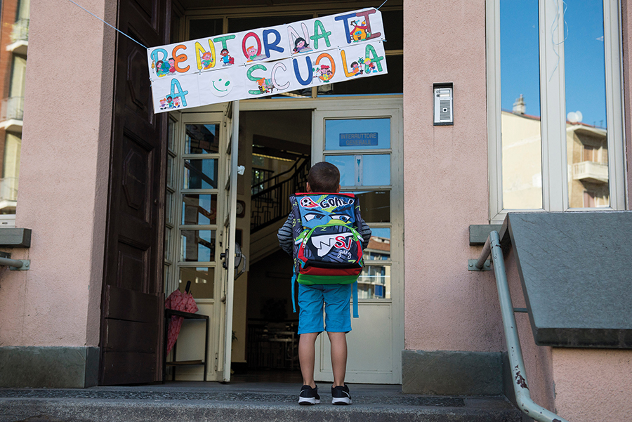 La scuola delle macerie: il paradosso dei fondi PNRR per l’istruzione 3 La scuola delle macerie: il paradosso dei fondi PNRR per l’istruzione