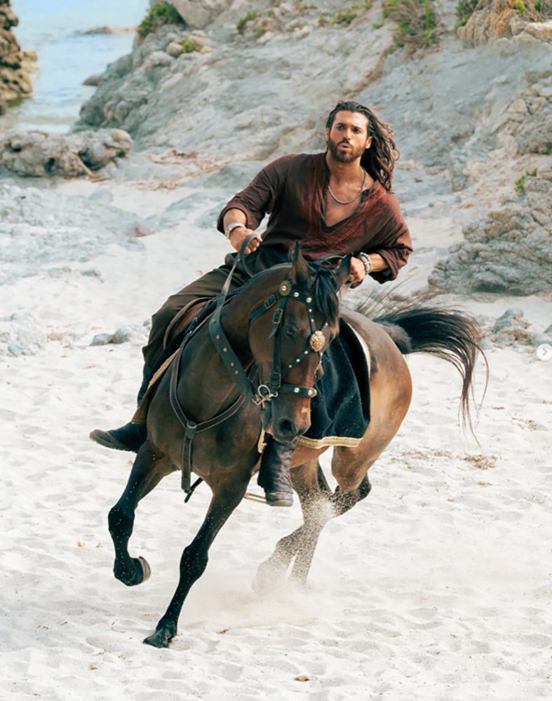 Can Yaman: «L’amore del pubblico è stata l’emozione più grande per me» 4 Can Yaman: «L’amore del pubblico è stata l’emozione più grande per me»