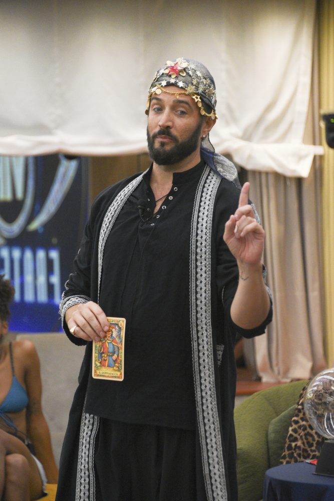 "GF Vip", Jonathan a Danto: "Sei un accollo!". E Alex Belli ripensa a Soleil...