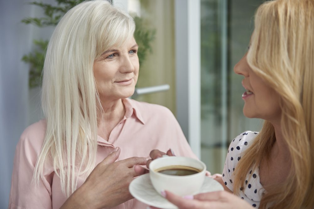 L'amica più grande e quella più giovane ci insegnano cose diverse 1 L'amica più grande e quella più giovane ci insegnano cose divers