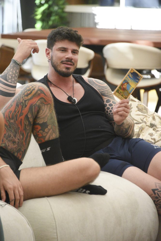 "GF Vip", Jonathan a Danto: "Sei un accollo!". E Alex Belli ripensa a Soleil...
