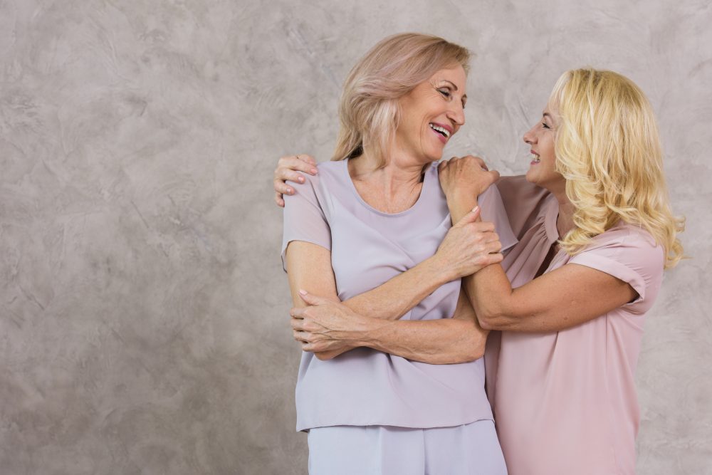 L'amica più grande e quella più giovane ci insegnano cose diverse 3 L'amica più grande e quella più giovane ci insegnano cose divers