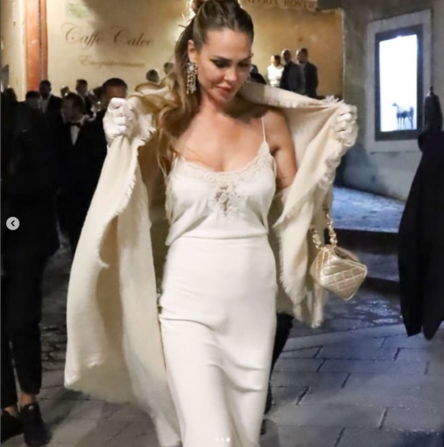 Ilary Blasi e Bastian Müller hanno detto sì: tutti i segreti del matrimonio blindato a Ravello 1 Gli scatti pubblicati da "Verissimo".