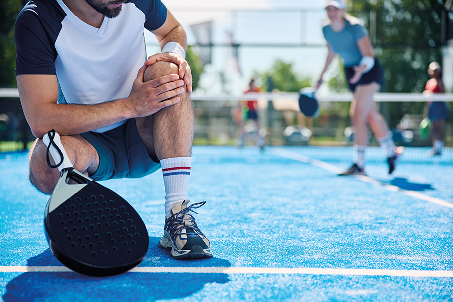 Padel, attenzione agli infortuni: i consigli dell’ortopedico 3 Giornata Mondiale del Padel, attenzione agli infortuni: i consigli dell’ortopedico