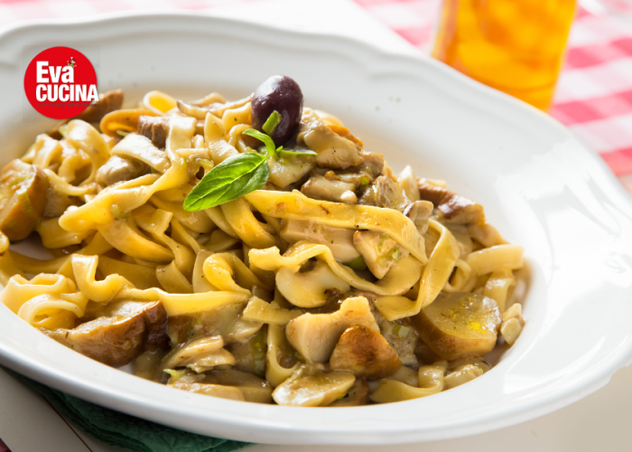 Tagliatelle con crema di funghi e nocciole Tagliatelle con crema di funghi e nocciole