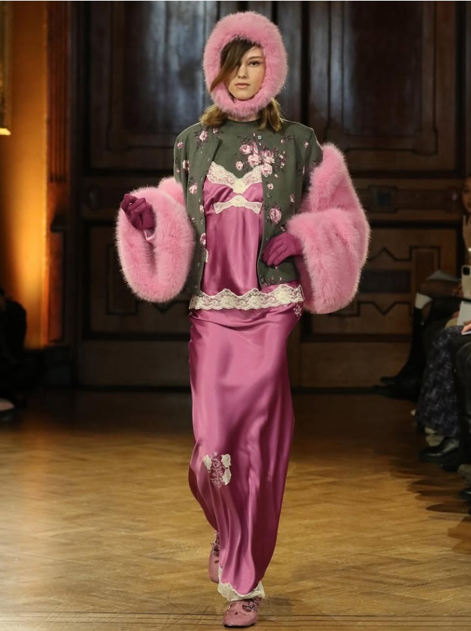 Bedcore: il pigiama esce di casa e diventa un trend 2 Anna Sui