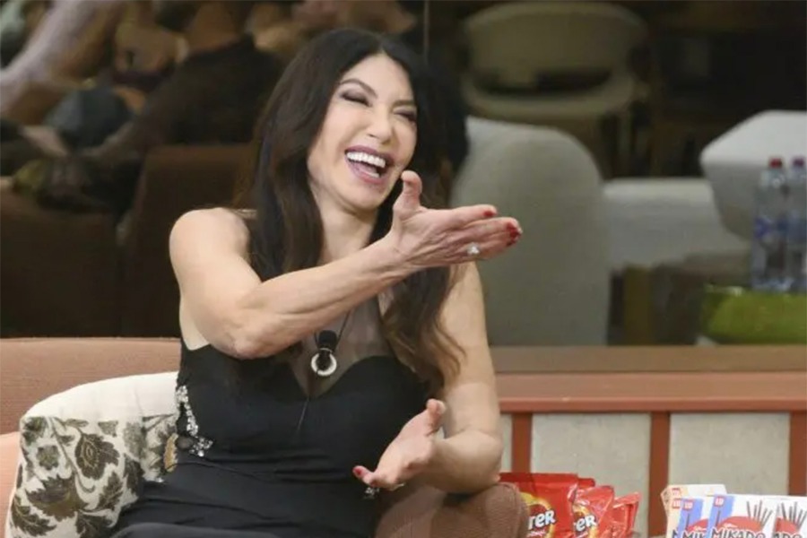 "GF Vip", Carmen Di Pietro cerca un compagno e lancia l’appello nella Casa: «Anche un settantenne arzillo va bene»