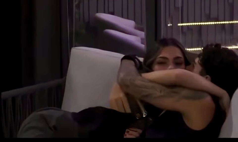 "GF Vip", Piera e Roncaccia si sono messi d'accordo? Intanto, Gian Marco la cancella dal telefonino 2 "GF Vip", Piera e Roncaccia si sono messi d'accordo? Intanto, Gian Marco la cancella dal telefonino