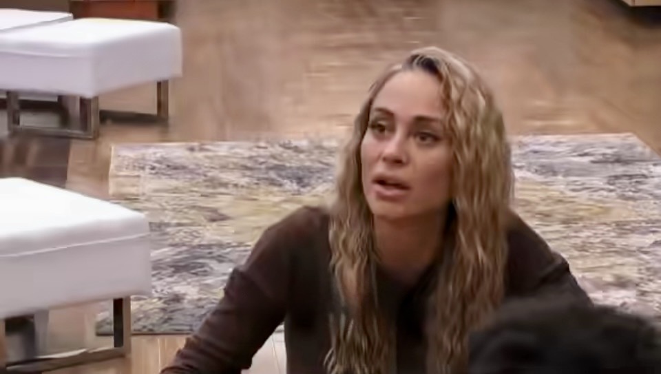 "GF Vip", Marina punta il dito contro Jonathan: «Sei un ipocrita»e scoppia la lite 2 "GF Vip", Marina punta il dito contro Jonathan: «Sei un ipocrita»e scoppia la lite