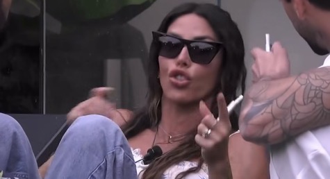 “GF Vip”, Guendalina Tavassi dà di matto tra gelosia, incubi e aerei mancati: dal 2010 non è cambiata, chirurgo a parte! "GF Vip", Guendalina Tavassi dà di matto tra gelosia, incubi e aerei mancati: dal 2010 non è cambiata, chirurgo a parte!