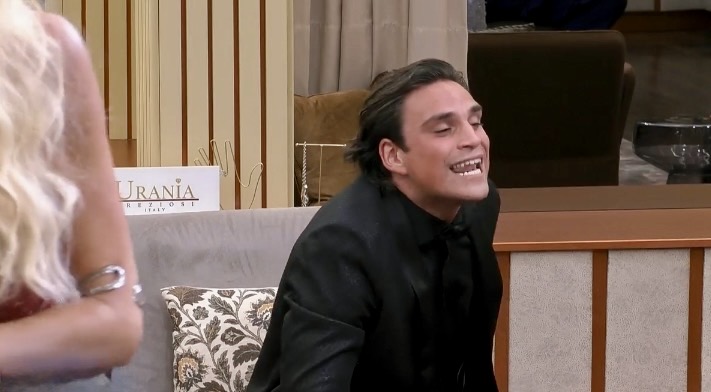 "GF Vip", Alex Belli is back: è lite furiosa con Roncaccia. Era tutto preparato? 2 "GF Vip", Alex Belli is back: è lite furiosa con Roncaccia. Era tutto preparato?