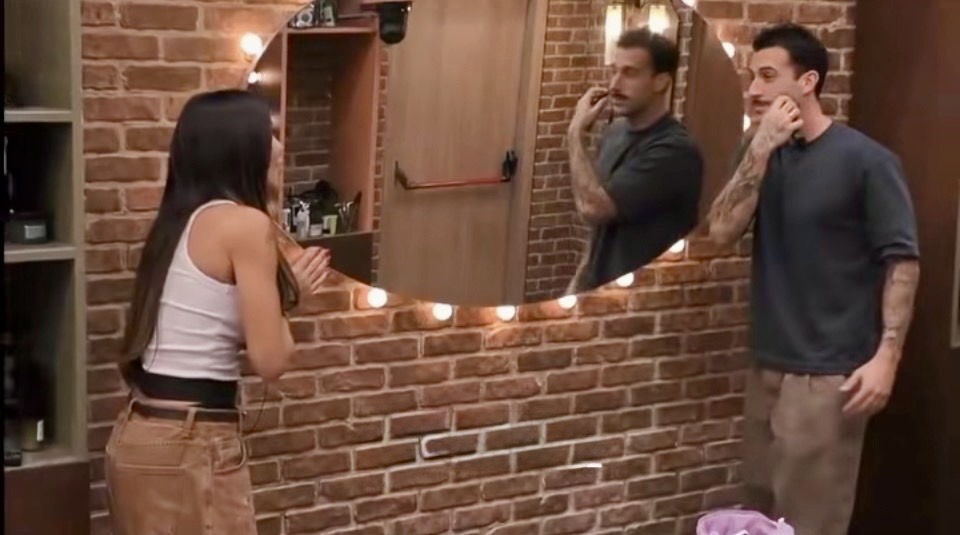 "GF Vip 9", Delia Duran all'attacco: è pronta a entrare nella Casa per difendere Alex Belli? 3 "GF Vip 9", Delia Duran all'attacco: è pronta a entrare nella Casa per difendere Alex Belli?