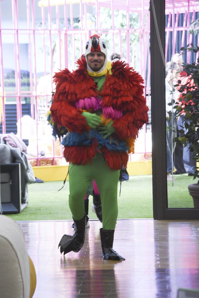 "GF Vip", è in corso il piano segreto di Marina per eliminare Jonathan 2 "GF Vip", è in corso il piano segreto di Marina per eliminare Jonathan