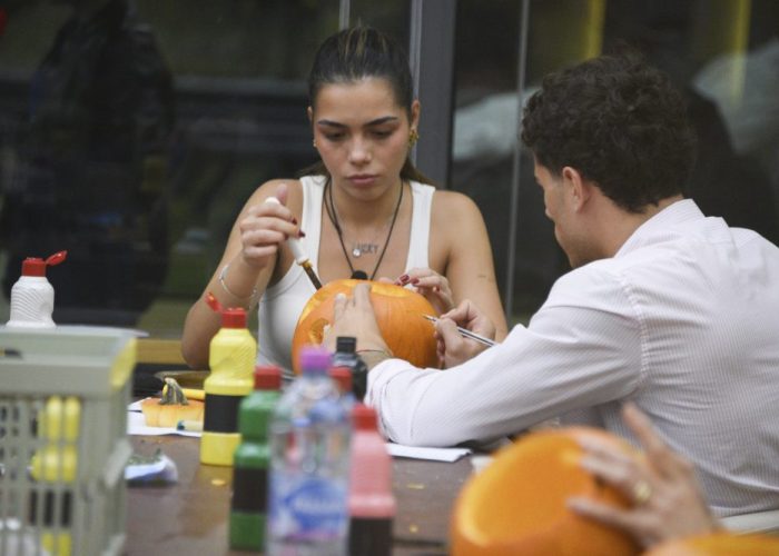 “GF Vip 9”, Piera a bomba con Marina: «Se venerdì non esco, sciolgo la riserva su Roncaccia!» "GF Vip 9", Piera a bomba con Marina: «Se venerdì non esco, sciolgo la riserva con Roncaccia!»